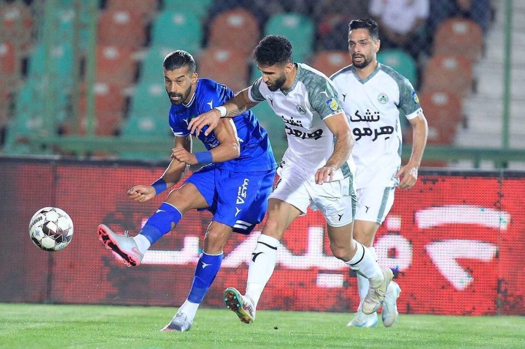 نبرد ذوب آهن با استقلال؛ جدال با دست های بسته