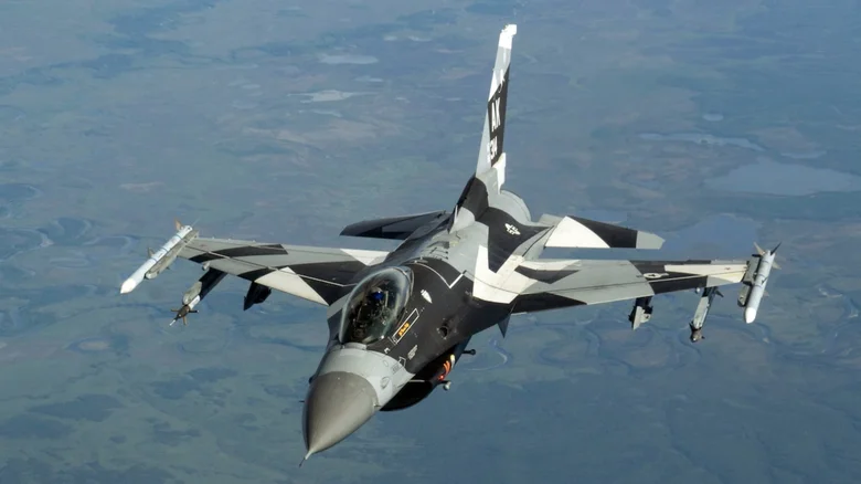 دورردترین جت های جنگنده جهان در سال ۲۰۲۵_اصفهانیا 26 اف-۱۶ فایتینگ فالکون