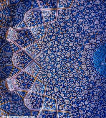 آبی قشنگ در مقرنس های باشکوه مدرسه چهارباغ اصفهان_اصفهانیا