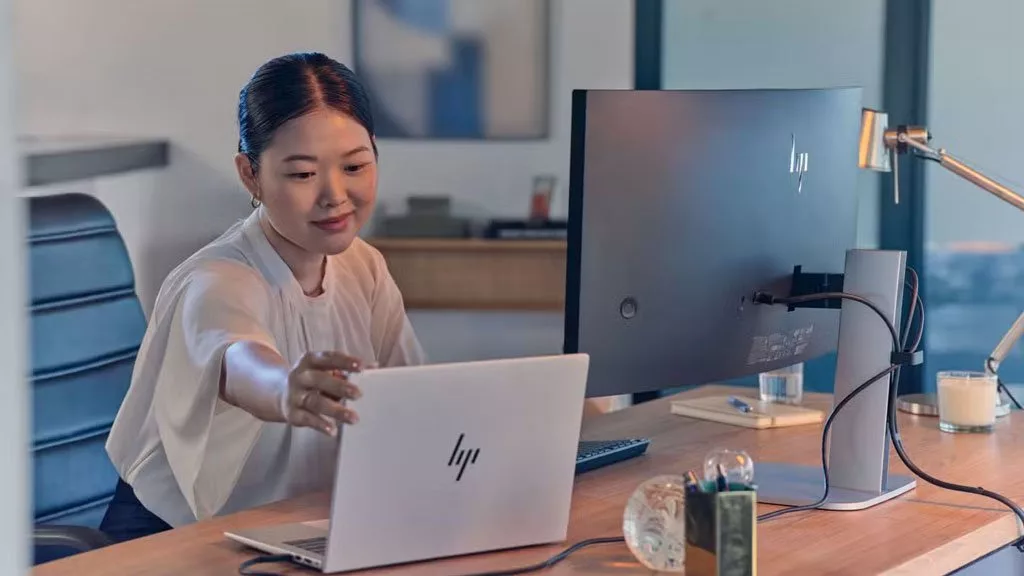 اچ‌پی از چندین لپ‌تاپ و کامپیوتر سری الیت و پرو با حمایتاز AI رونمایی کرد_اصفهانیا