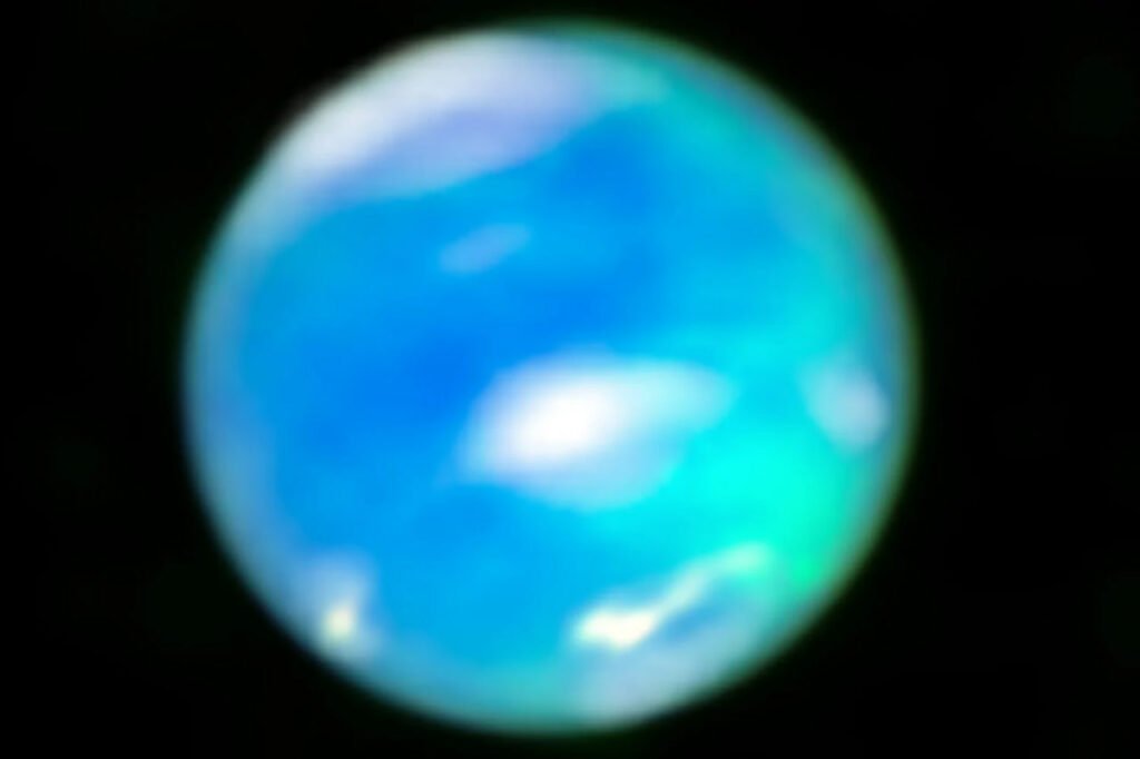 تلسکوپ جیمز وب اولین تصویر از شفق قطبی نپتون را ثبت کرد