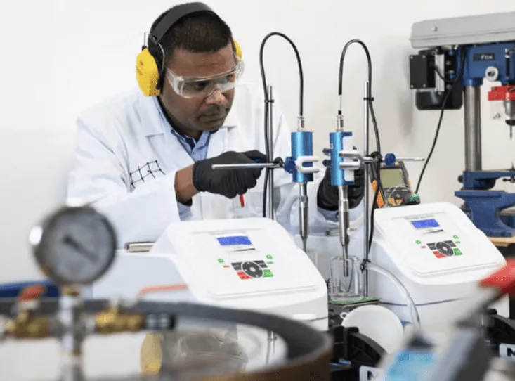 دانشمندان موفق به ساخت دستگاهی شدند که روی ماه آب آشامیدنی تشکیل می‌کند_اصفهانیا