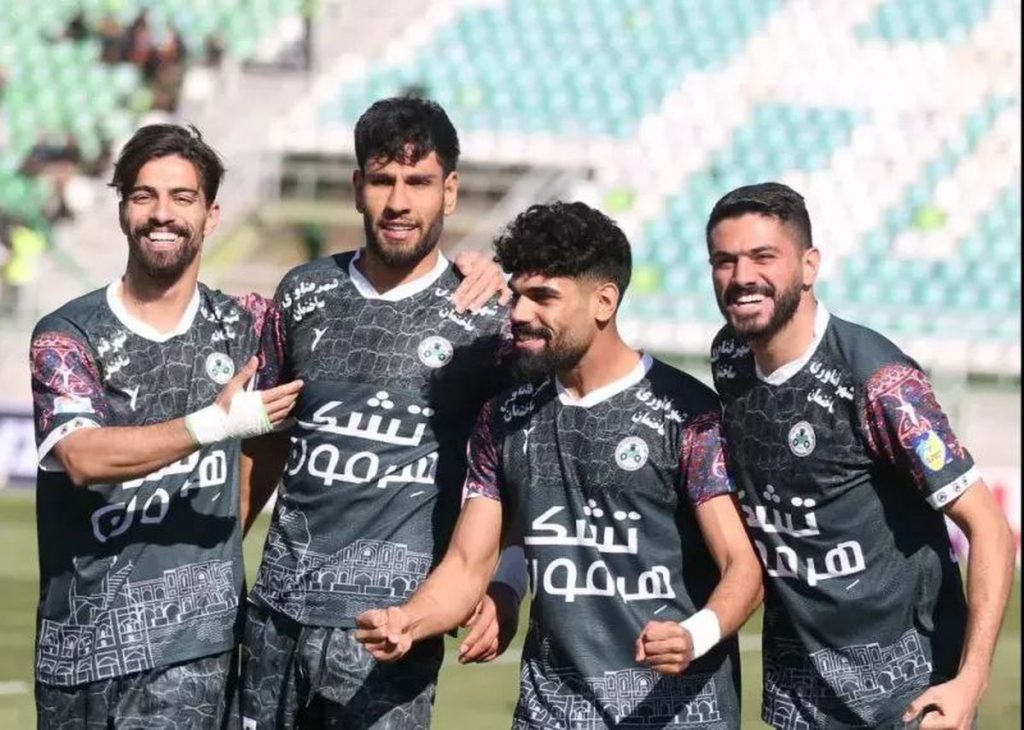 ذوب آهن روبه رو فولاد گردو خاک به پا کرد