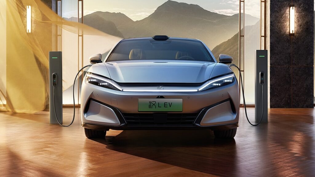 صادرات خودروهای برقی چینی به شدت افت یافت