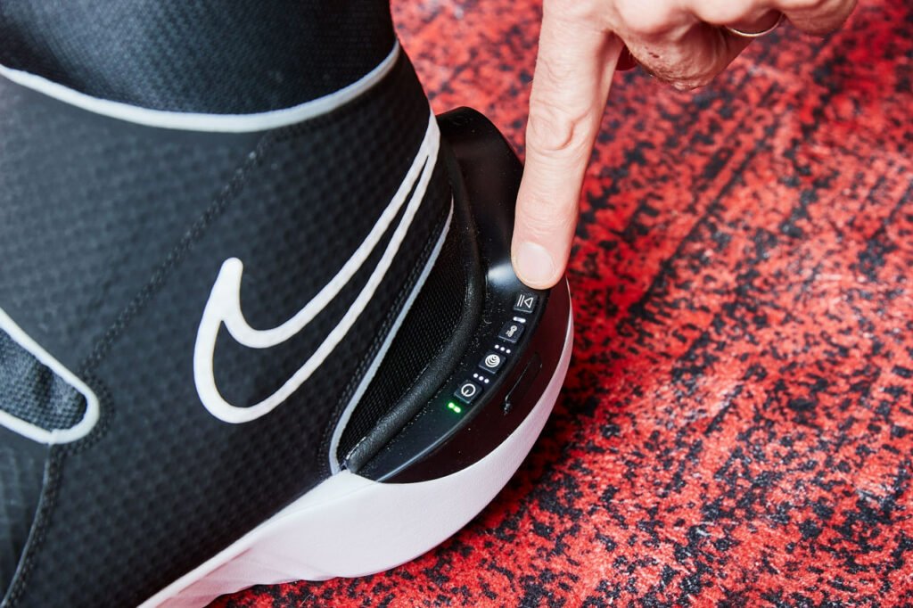 کفش ۹۰۰ دلاری نایکی Hyperboot با فناوری ریکاوری عضلات + ویدیو_اصفهانیا