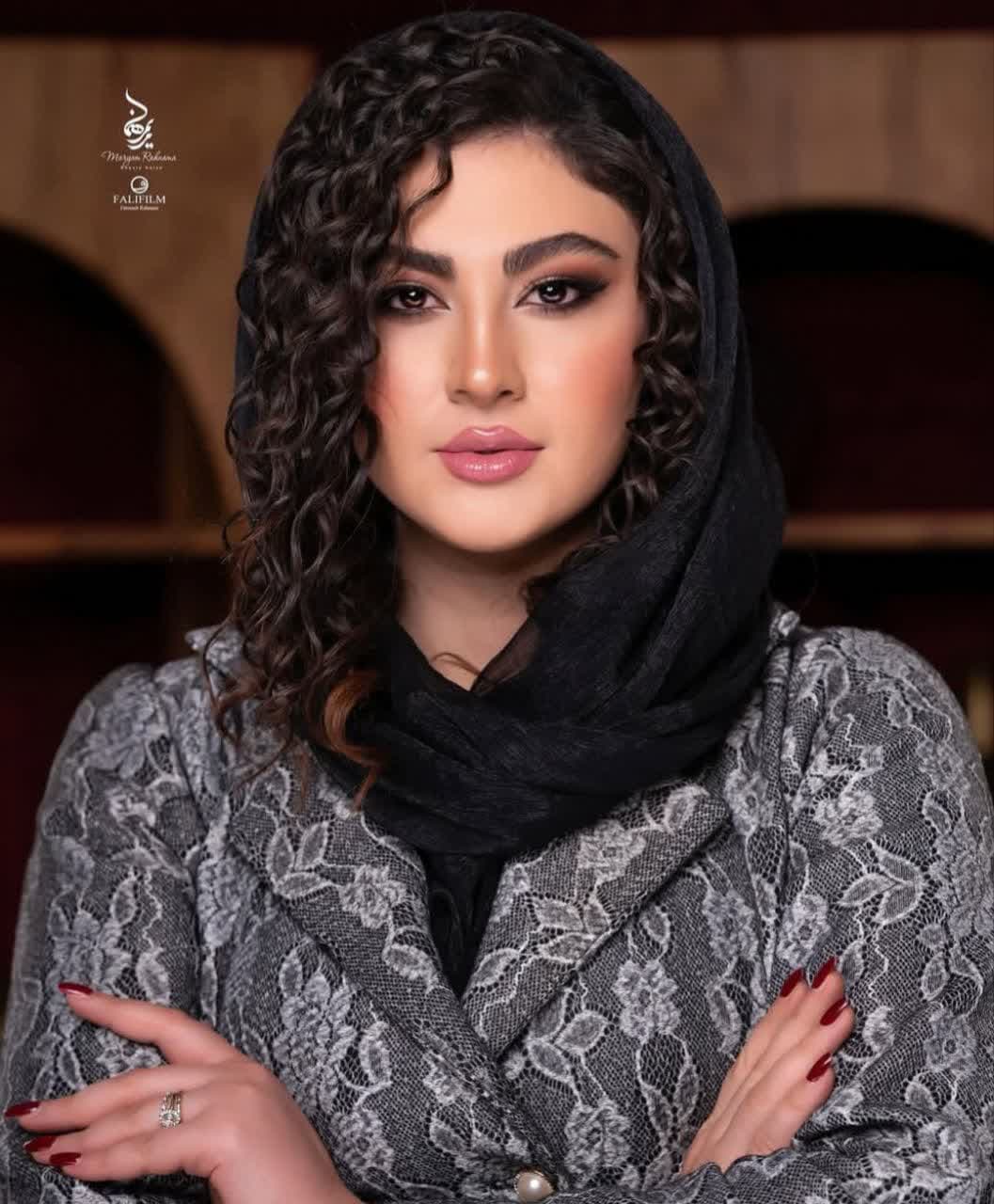 Maryam Momen (22)