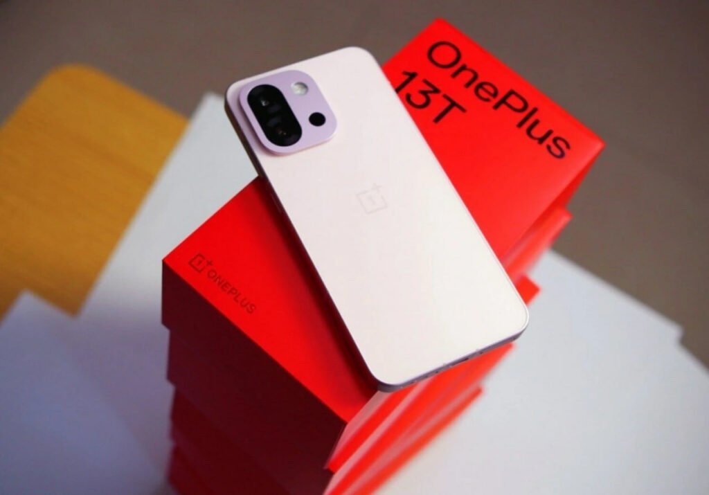 1745491894 841 وان‌پلاس 13T با باتری غول‌پیکر 6260 میلی‌آمپرساعتی معارفه شد اصفهانیا