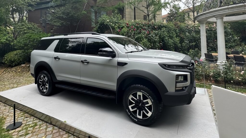 جک JS9 تا آخر سال داخل بازار روسیه می‌شود، نسخه شاسی بلند کی ام سی T9_اصفهانیا