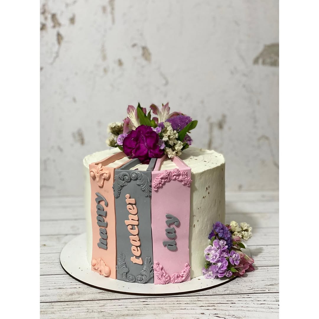 Teacher_s Day cake model (4)