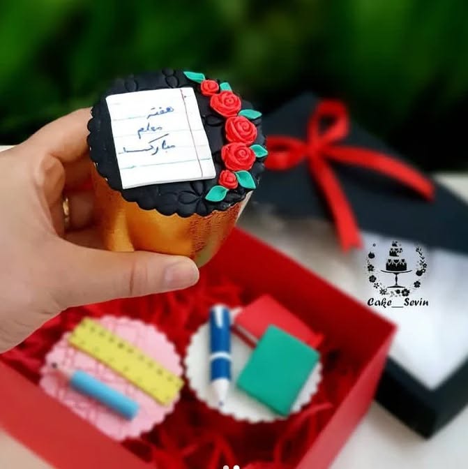 Teacher_s Day cake model (15)