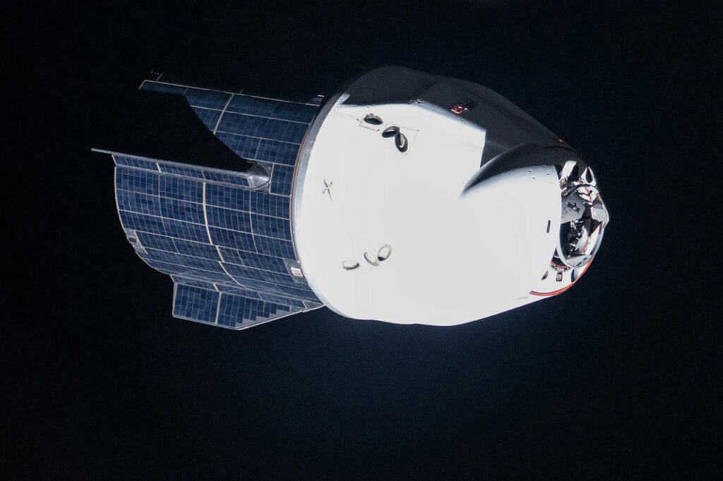 کپسول فضایی اسپیس ایکس برای اولین بار در اقیانوس آرام فرود می‌آید_اصفهانیا