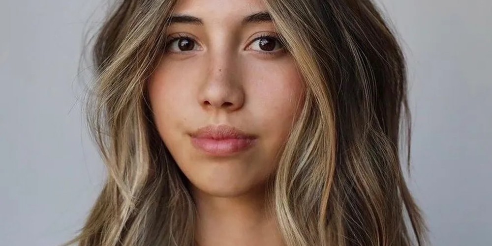 olive-haircolor-with-golden-highlights