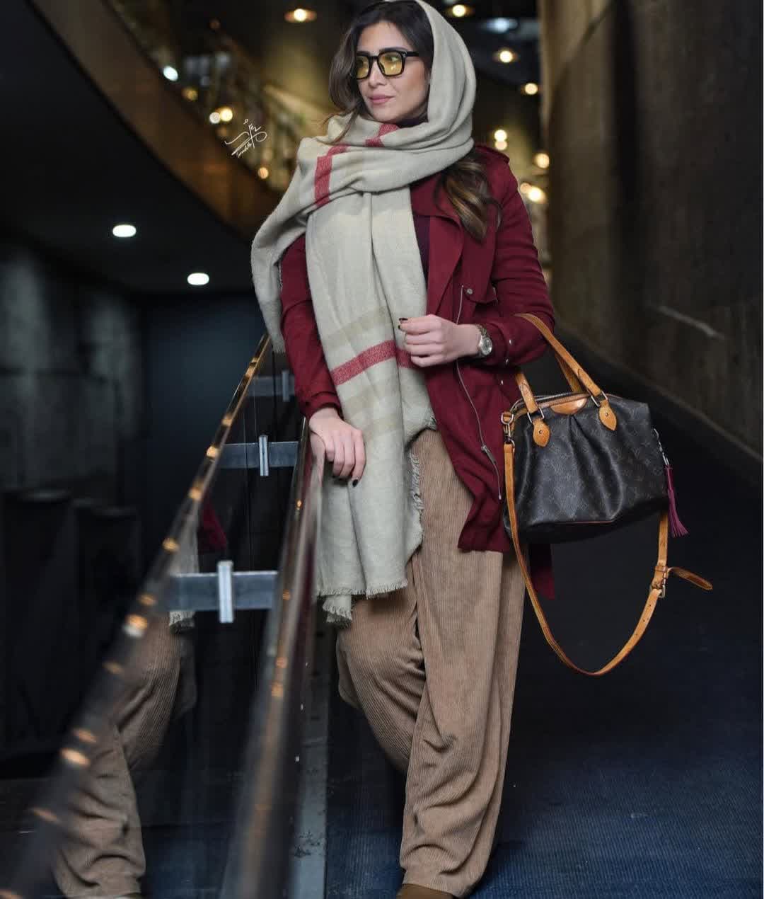 نیکی مظفری (15)