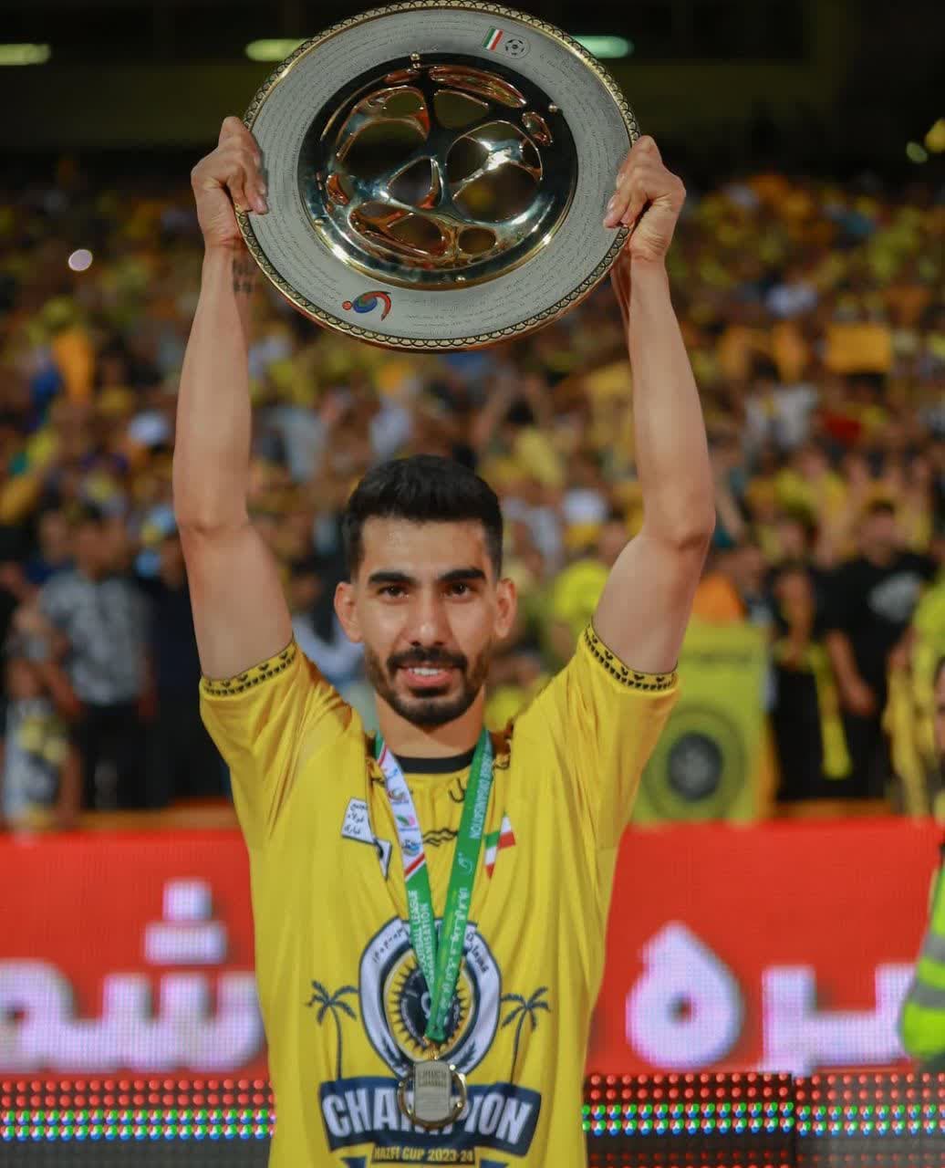 رضا شکاری کیست؟ | بیوگرافی، افتخارات، همسر و ماجرای پیوستن به پرسپولیس 47 رضا شکاری (12)