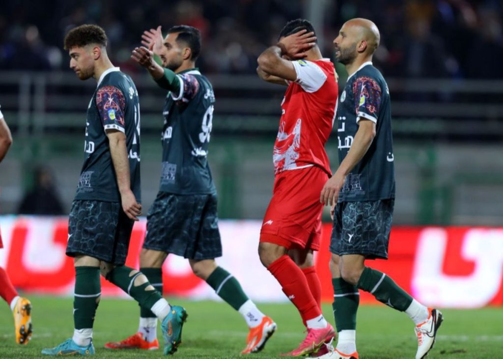 ذوب آهن و دو فصل ۴۲ امتیازی