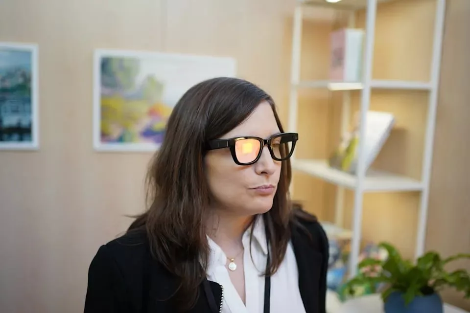 نگاه نزدیک رسانه‌ها به عینک هوشمند گوگل XR؛ سبک و هوشمند اما محدود_اصفهانیا