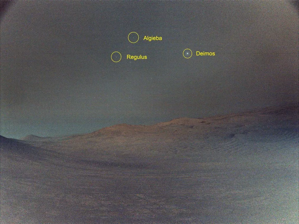 دیموس، قمر مریخ در آسمان سپیده‌دم سیاره سرخ_اصفهانیا