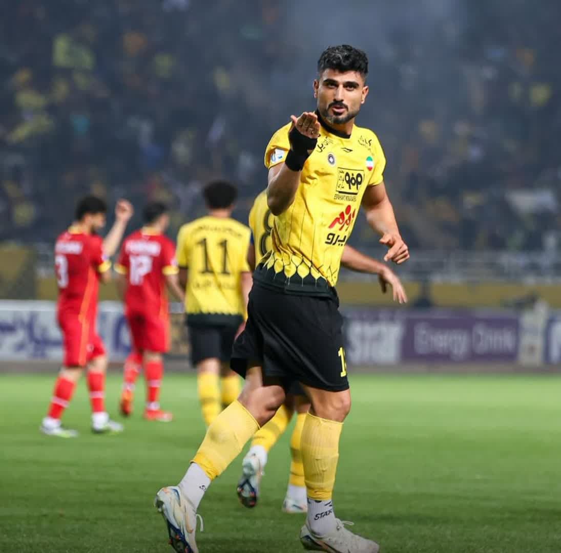 میلاد زکی پور (16)