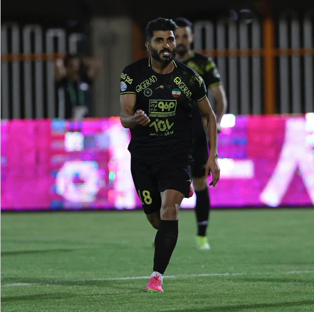 میلاد زکی پور (10)