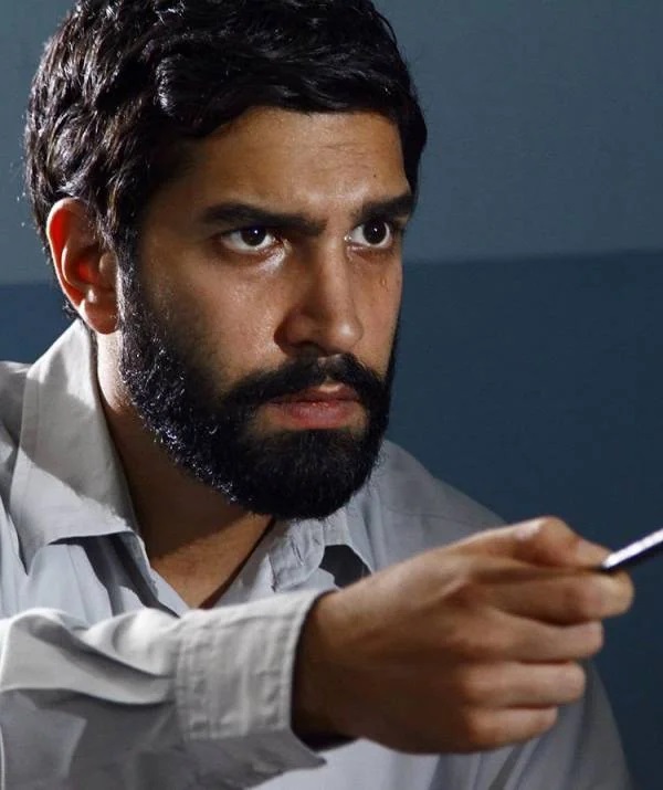 ارسطو خوش رزم در سریال در میان خاکستر