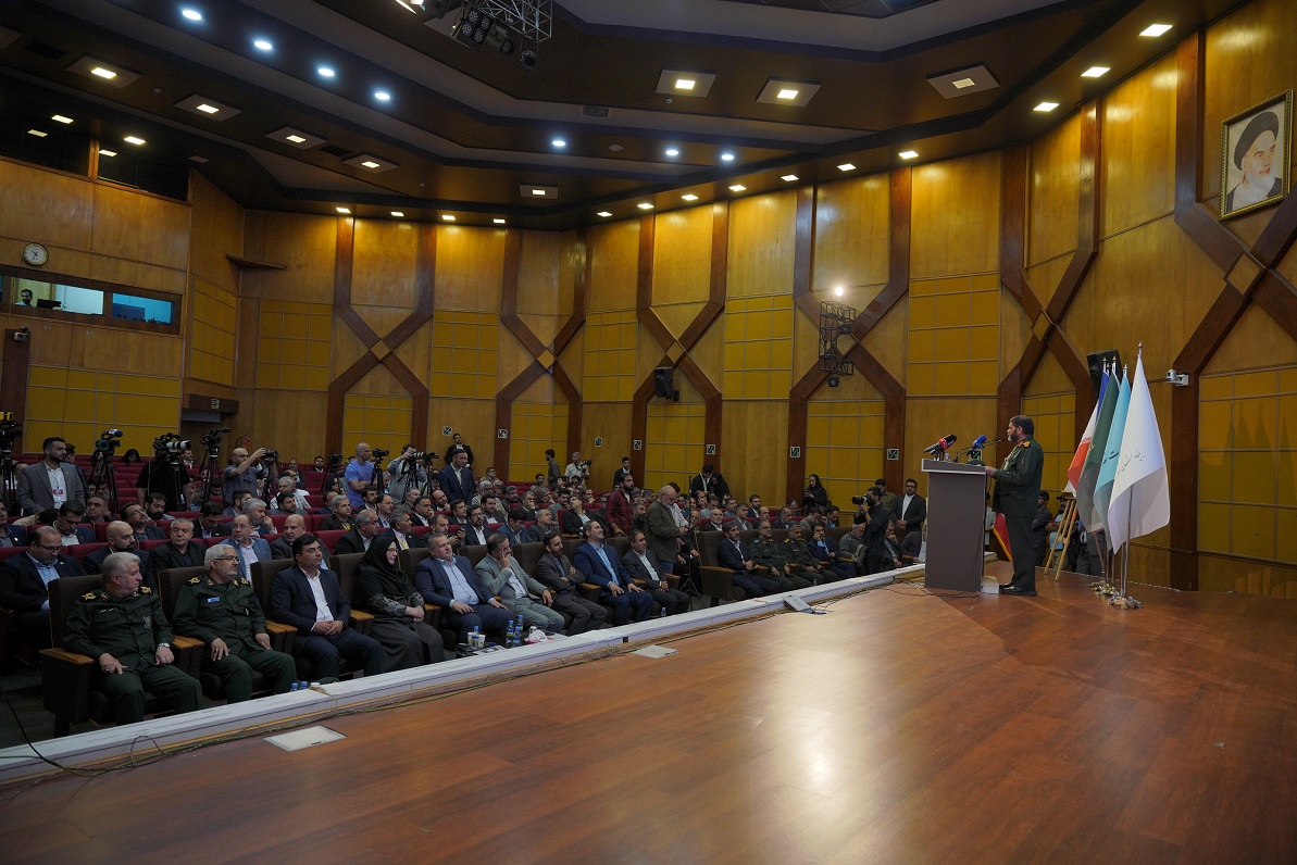 گروه فولاد مبارکه موفق به کسب جایزه نشان ملی اقتصاد مقاومتی سرزمین شد 43 BZD03458