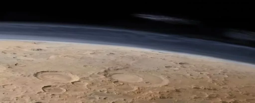 دانشمندان شواهد مستقیمی از فرسایش جو مریخ کشف کردند