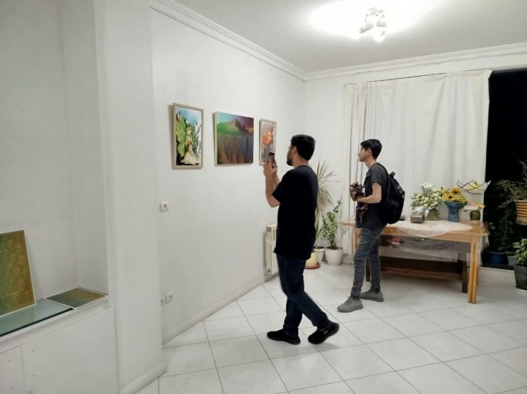 پای گلونیا به گالری آرین هنر معاصر اصفهان باز شد