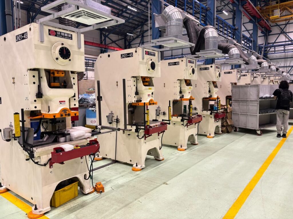 گزارش اختصاصی از کارخانه گرین؛ از ورق خام تا کیس و پاور نهایی_اصفهانیا 14 گزارش اختصاصی از کارخانه گرین؛ از ورق خام تا کیس