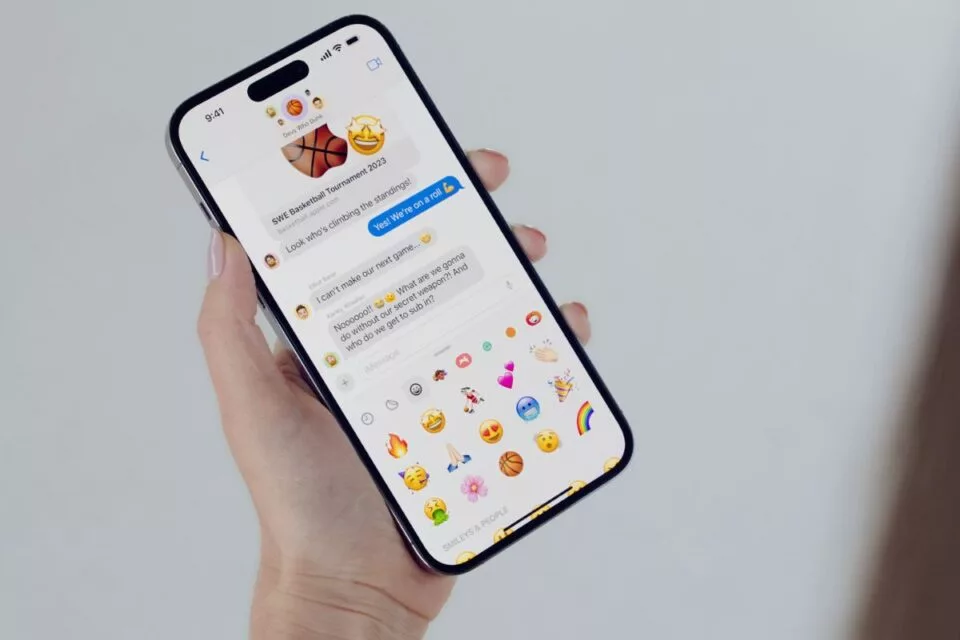 iOS 26 می‌تواند با هوش مصنوعی برای پیامک‌ها عکس بعد‌عرصه تشکیل کند_اصفهانیا