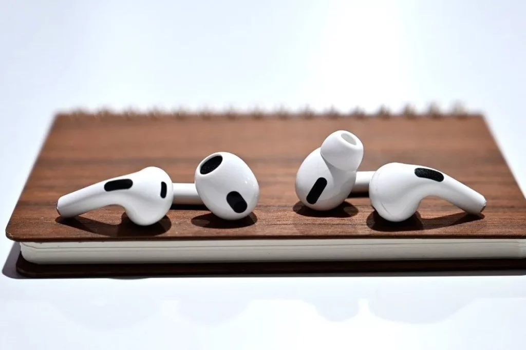 آپدیت ایرپادز، قابلیت ریموت دوربین و ضبط صدای استودیویی را اضافه می‌کند_اصفهانیا