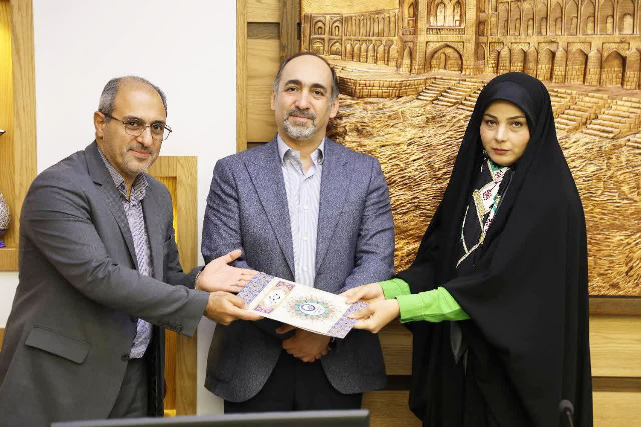 e7489d9d-1172-4368-a13c-c6b4015172c1