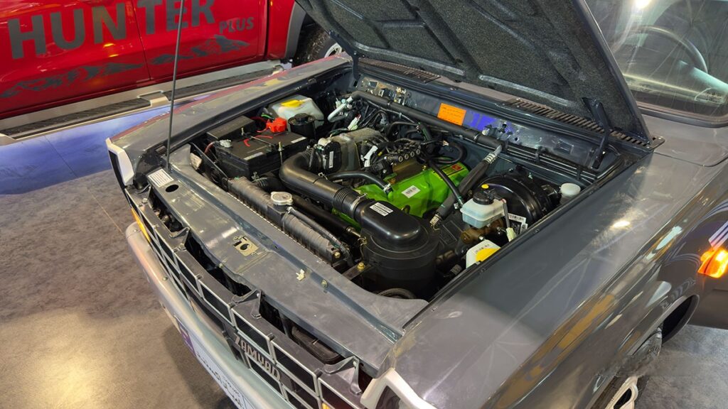 وانت زامیاد EX در نمایشگاه ماشین شیراز ۱۴۰۴ رونمایی شد، نیسان آبی در قالب مدرن_اصفهانیا