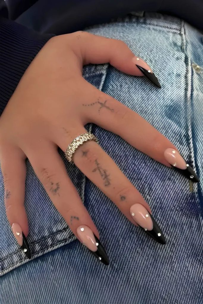 مدل لاک و دیزاین ناخن مشکی اختصاصی ماه محرم