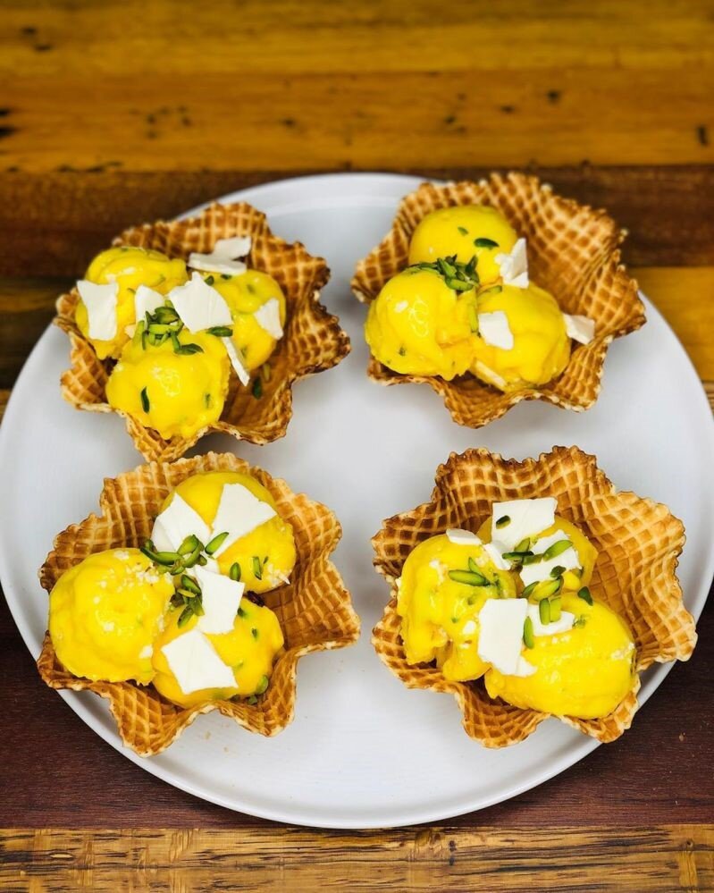 بستنی سنتی زعفرانی