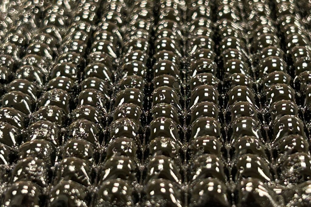 خلاقیت دانشمندان MIT؛ دستگاهی که از هوا آب آشامیدنی تشکیل می‌کند_اصفهانیا