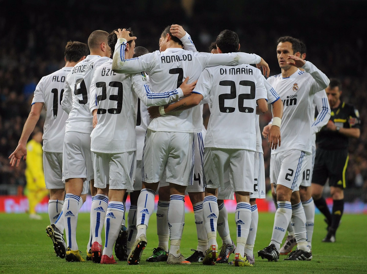 کوییز ۳۰ سوالی در رابطه باشگاه رئال مادرید_اصفهانیا 67 بهترین آمار تاریخ باشگاه رئال مادرید در زمینه پاس گل متعلق به کیست؟