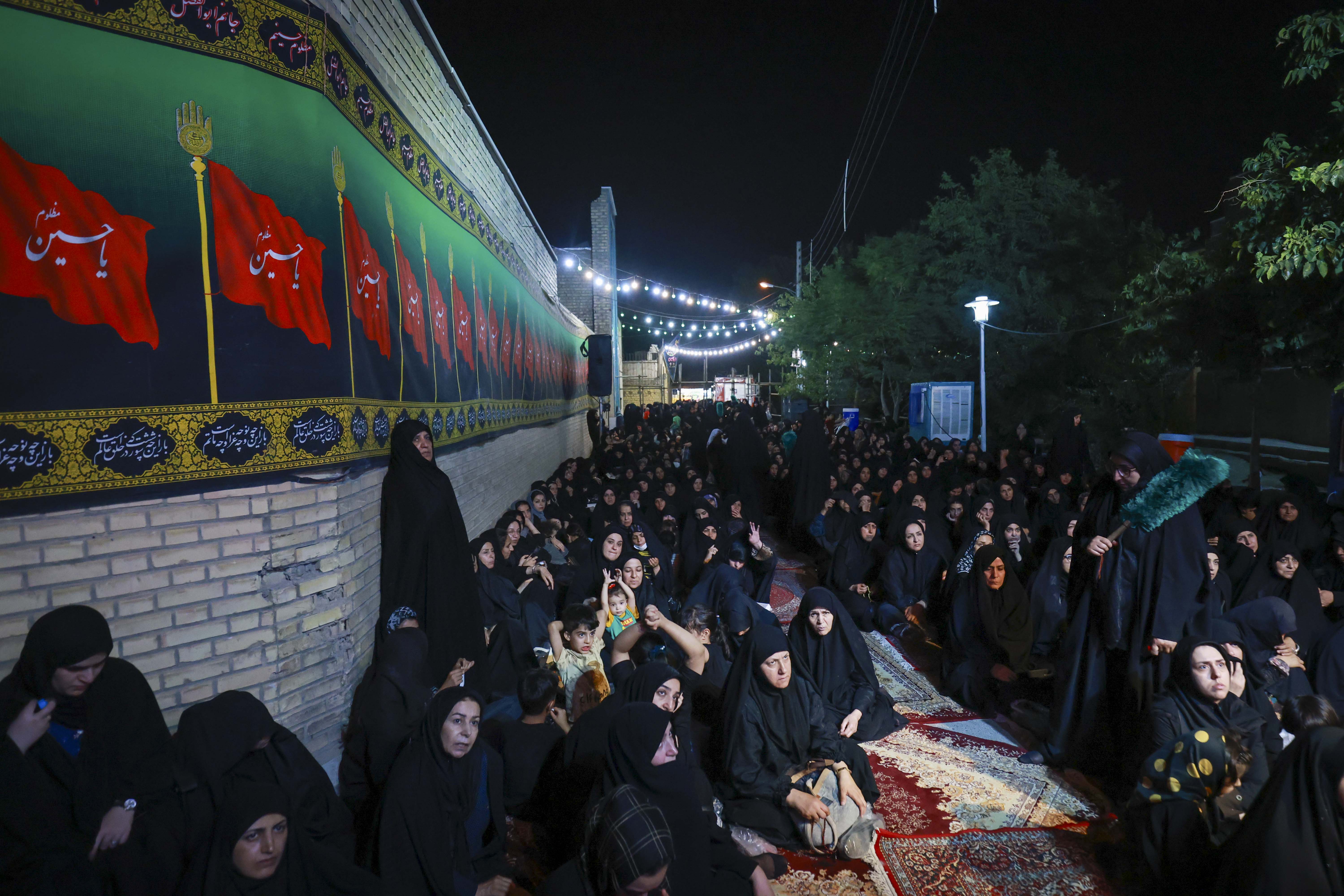 غدیریه میزبان جمعیت پرشور عزداران حسینی پای منبر استاد شیخ حسین انصاریان 4 9ff127cc-36d9-47ef-b782-8533bf233487