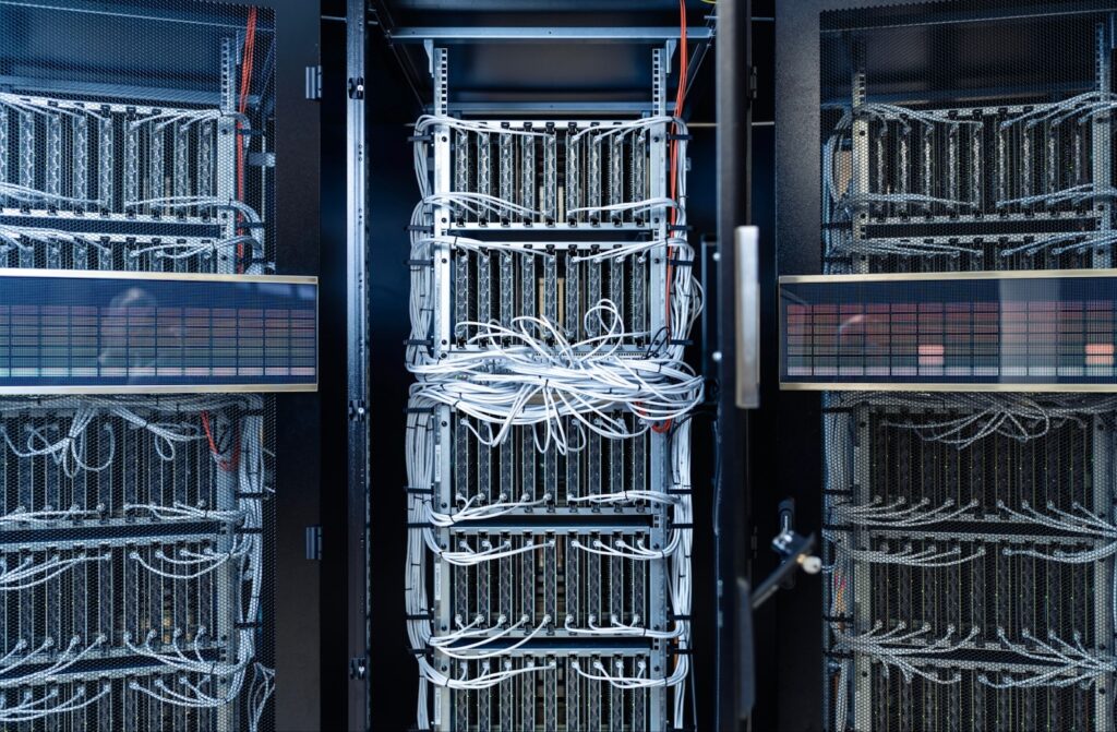 بزرگ‌ترین ابرکامپیوتر شبه‌مغز جهان با ۶۵۰ هزار هسته به کشف دارو می‌پردازد_اصفهانیا