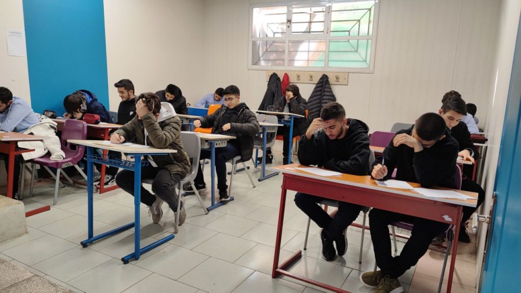 لیست کامل مدارس غیرانتفاعی متوسطه دوم پسرانه اصفهان + آدرس و تلفن تماس (۱۴۰۴)