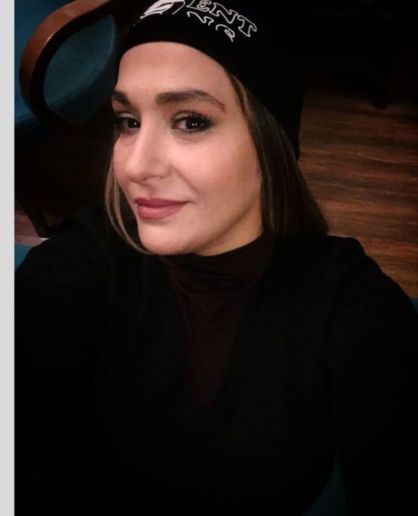 بیوگرافی کامل ساغر عزیزی | از فرح پهلوی تا مهمان کشی با عکس