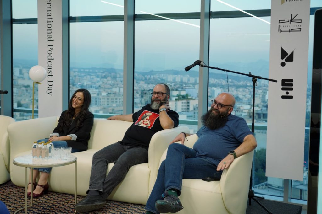 1759488432 985 پادکست فارسی از چالش‌های دوران بلوغ خود می‌گوید اصفهانیا