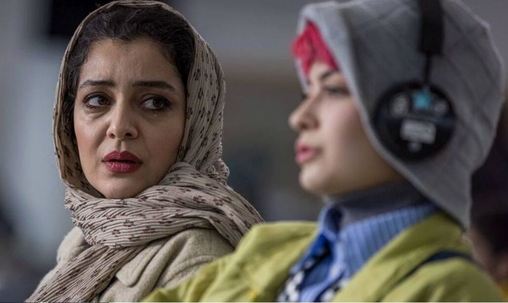 چشم بادومی، هنگامی فضای مجازی نسل‌ها را به هم نزدیک می‌کند